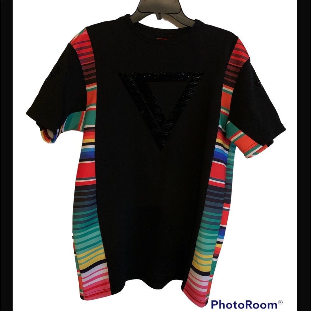 VIE + RICHE PAIS  Med Shirt